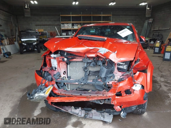 2017 Toyota Tacoma SR5 z VIN 5TFCZ5AN1HX060429, wystawiony jako IAAI lot #42305435 z przebiegiem 136 420 mil mil oraz . Historia ofert i sprzedaży dostępna na DreamBid. Obrazek 11.
