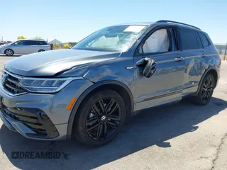 2022 Volkswagen Tiguan SE R-Line Black with VIN 3VV8B7AX4NM154637, listed as a IAAI auction lot 42058531 with 39,597 mi miles and . Bid and sale history available at DreamBid. Image 18.
