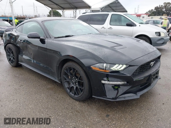 2018 Ford Mustang EcoBoost z VIN 1FA6P8TH3J5129088, wystawiony jako IAAI lot #41792548 z przebiegiem 55 991 mil mil oraz . Historia ofert i sprzedaży dostępna na DreamBid. Obrazek 1.