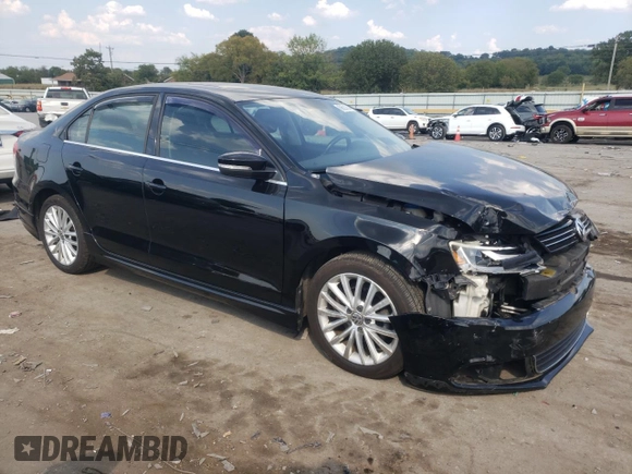 2013 Volkswagen Jetta SEL z VIN 3VWGX7AJ1DM400160, wystawiony jako Copart lot #69621884 z przebiegiem 135 059 mil mil oraz Szkoda całkowita • Salvage title. Historia ofert i sprzedaży dostępna na DreamBid. Obrazek 4.