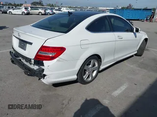 2015 Mercedes-Benz C 250 z VIN WDDGJ4HB5FG387742, wystawiony jako IAAI lot #41843773 z przebiegiem 77 548 mil mil oraz . Historia ofert i sprzedaży dostępna na DreamBid. Obrazek 4.