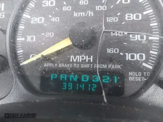 2001 Chevrolet Silverado 1500 LS with VIN 2GCEC19V111308544, listed as a IAAI auction lot 41568621 with 391,412 mi miles. Bid and sale history available at carsss.com. Image 15.