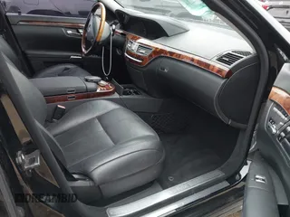 2008 Mercedes-Benz S 550 z VIN WDDNG71X18A225500, wystawiony jako IAAI lot #42100850 z przebiegiem 148 047 mil mil oraz . Historia ofert i sprzedaży dostępna na DreamBid. Obrazek 5.