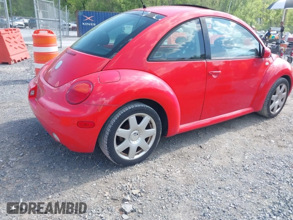 2003 Volkswagen Beetle GLS with VIN 3VWCD21C33M422915, listed as a IAAI auction lot 42130236 with 194,689 mi miles and . Bid and sale history available at DreamBid. Image 4.