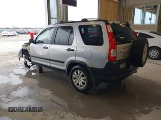 2006 Honda CR-V EX with VIN JHLRD78856C033763, listed as a IAAI auction lot 41715433 with 220,490 mi miles and . Bid and sale history available at carsss.com. Image 3.