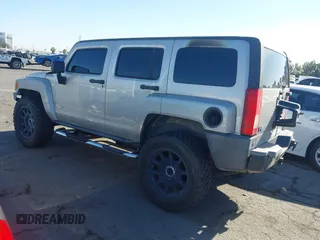 2006 Hummer H3 with VIN 5GTDN136468296894, listed as a IAAI auction lot 41053310 with 1 mi miles. Bid and sale history available at carsss.com. Image 3.