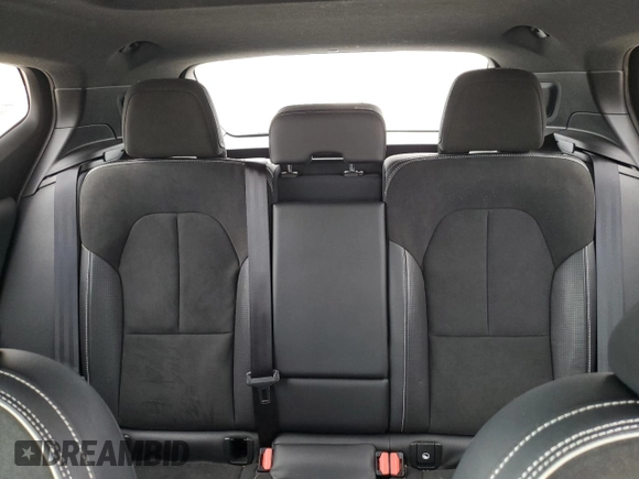 2019 Volvo XC40 Momentum z VIN YV4162XZ1K2009216, wystawiony jako Copart lot #87921575 z przebiegiem 46 527 mil mil oraz Nie do naprawy • Non repairable. Historia ofert i sprzedaży dostępna na DreamBid. Obrazek 10.