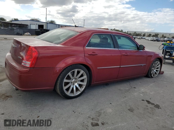 2008 Chrysler 300 C SRT-8 z VIN 2C3KA73W88H172237, wystawiony jako Copart lot #82523464 z przebiegiem 190 564 mil mil oraz Szkoda całkowita • Salvage title. Historia ofert i sprzedaży dostępna na DreamBid. Obrazek 3.