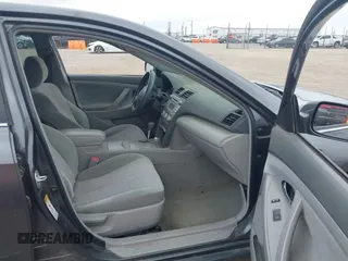2011 Toyota Camry LE z VIN 4T4BF3EK9BR209902, wystawiony jako IAAI lot #42350093 z przebiegiem 294 183 mil mil oraz . Historia ofert i sprzedaży dostępna na DreamBid. Obrazek 5.