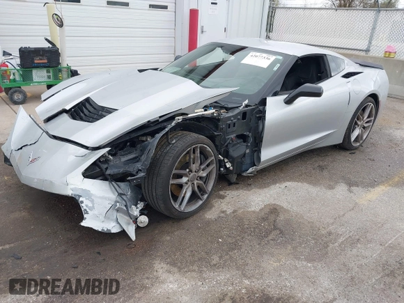 2015 Chevrolet Corvette Z51 3LT z VIN 1G1YM2D74F5114985, wystawiony jako IAAI lot #42077336 z przebiegiem 52 965 mil mil oraz . Historia ofert i sprzedaży dostępna na DreamBid. Obrazek 18.