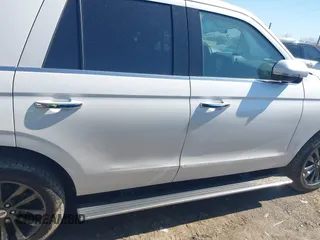2019 Ford Expedition Limited with VIN 1FMJU2AT0KEA48449, listed as a IAAI auction lot 41754803 with 91,502 mi miles. Bid and sale history available at carsss.com. Image 13.