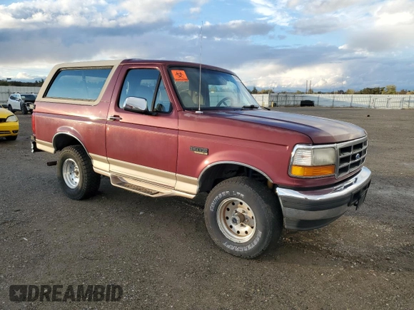 1996 Ford Bronco XL z VIN 1FMEU15N6TLA03097, wystawiony jako Copart lot #80449114 z przebiegiem 289 345 mil mil oraz Czysty tytuł • Clean title. Historia ofert i sprzedaży dostępna na DreamBid. Obrazek 4.