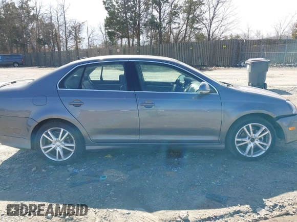 2006 Volkswagen Jetta Sedan 2.5L with VIN 3VWSG71K26M740777, listed as a IAAI auction lot 41743566 with 164,174 mi miles. Bid and sale history available at carsss.com. Image 13.