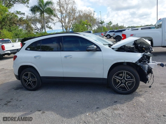 2025 Mercedes-Benz GLA with VIN W1N4N4GB0SJ657498, listed as a IAAI auction lot 41472062 with 505 mi miles. Bid and sale history available at carsss.com. Image 13.