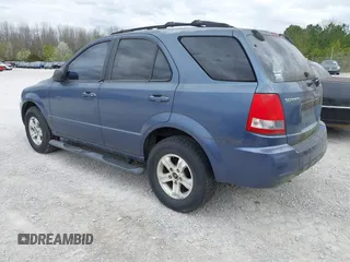 2004 Kia Sorento LX with VIN KNDJC733545221418, listed as a IAAI auction lot 41842215 with 129,177 mi miles. Bid and sale history available at carsss.com. Image 3.