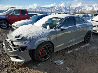 2017 Audi RS 3 z VIN WUABWGFF6H1900194, wystawiony jako Copart lot #70787422 z przebiegiem 29 615 mil mil oraz . Historia ofert i sprzedaży dostępna na DreamBid. Obrazek 1.