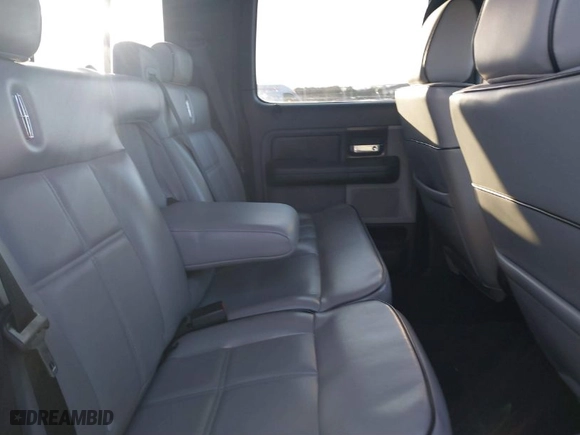 2007 Lincoln Mark LT with VIN 5LTPW16557FJ03103, listed as a IAAI auction lot 41445407 with 118,083 mi miles. Bid and sale history available at carsss.com. Image 8.