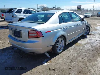 2008 Acura TL with VIN 19UUA66218A025877, listed as a IAAI auction lot 41654889 with 116,751 mi miles. Bid and sale history available at carsss.com. Image 4.
