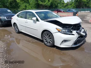 2016 Lexus ES 300h z VIN JTHBW1GG8G2110372, wystawiony jako IAAI lot #42278981 z przebiegiem 140 963 mil mil oraz . Historia ofert i sprzedaży dostępna na DreamBid. Obrazek 1.