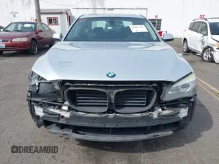 2011 BMW 7 Series 740i z VIN WBAKA4C53BC612440, wystawiony jako IAAI lot #42003297 z przebiegiem 130 655 mil mil oraz . Historia ofert i sprzedaży dostępna na DreamBid. Obrazek 13.