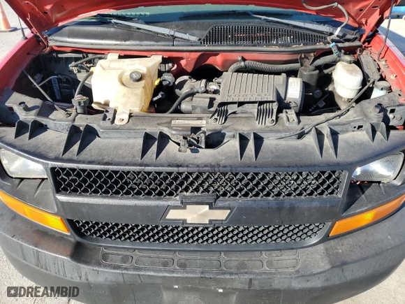 2005 Chevrolet Express Cargo Van with VIN 1GCHG35U351184475, listed as a Copart auction lot 46335105 with 126,897 mi miles and Salvage Title. Bid and sale history available at carsss.com. Image 12.