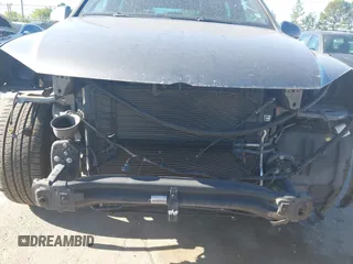 2017 Volkswagen Touareg Wolfsburg Edition z VIN WVGRF7BP1HD004308, wystawiony jako IAAI lot #41860019 z przebiegiem 74 044 mil mil oraz . Historia ofert i sprzedaży dostępna na DreamBid. Obrazek 6.