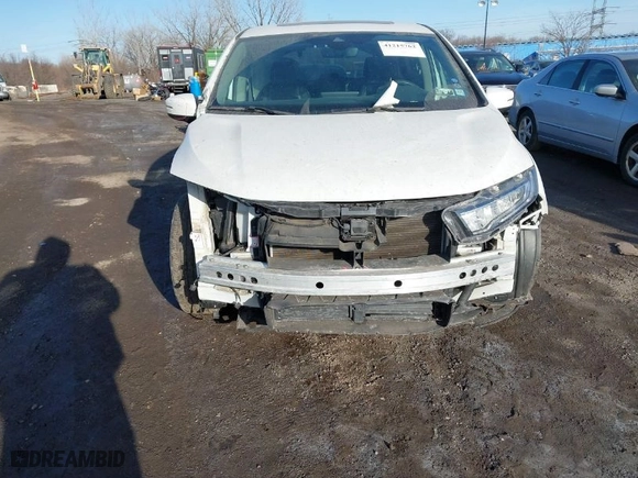 2022 Honda Odyssey Touring with VIN 5FNRL6H89NB056409, listed as a IAAI auction lot 41215762 with 13,238 mi miles. Bid and sale history available at carsss.com. Image 6.