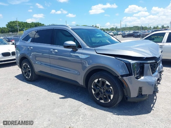 2024 Kia Sorento S with VIN 5XYRL4JC2RG254895, listed as a IAAI auction lot 39959899 with 4,185 mi miles. Bid and sale history available at carsss.com. Image 1.