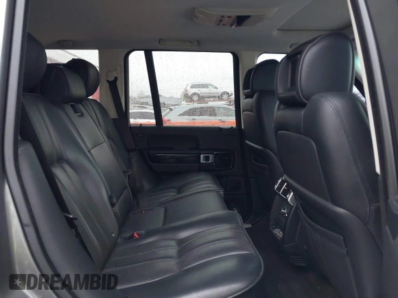 2007 Land Rover Range Rover SC z VIN SALMF13427A261552, wystawiony jako IAAI lot #40930292 z przebiegiem 143 865 mil mil oraz . Historia ofert i sprzedaży dostępna na DreamBid. Obrazek 8.