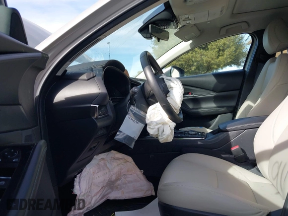 2024 Mazda CX-30 S Preferred with VIN 3MVDMBCM7RM638304, listed as a IAAI auction lot 41396590 with 15,702 mi miles and . Bid and sale history available at DreamBid. Image 5.
