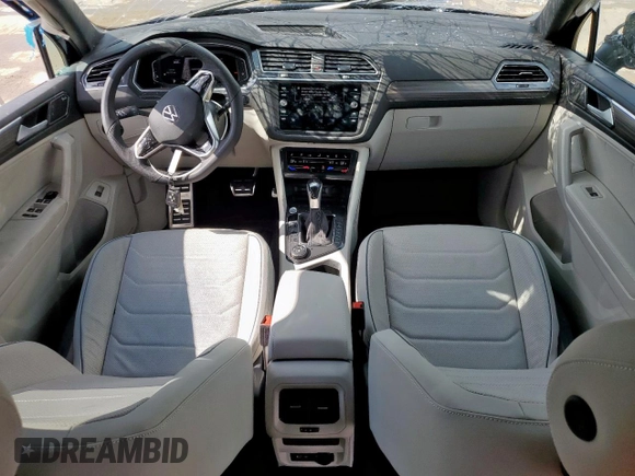 2024 Volkswagen Tiguan SEL R-Line с VIN 3VV4B7AX8RM058000, выставлен на аукционе Copart как лот 56500035 с пробегом 8 572 миль миль и Списание • Salvage title. История ставок и продаж доступна на DreamBid. Изображение 8.