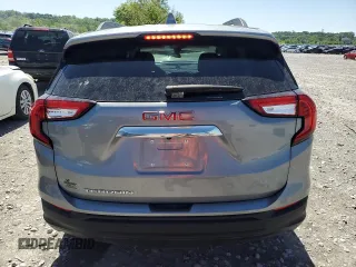 2024 GMC Terrain SLE z VIN 3GKALMEG9RL318986, wystawiony jako Copart lot #57306185 z przebiegiem 24 694 mil mil oraz Szkoda całkowita • Salvage title. Historia ofert i sprzedaży dostępna na DreamBid. Obrazek 6.