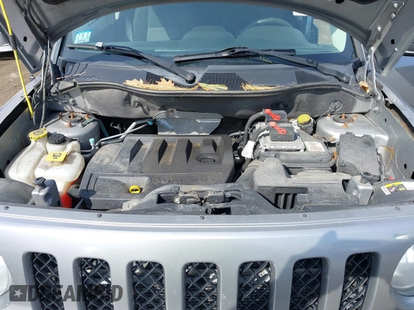 2014 Jeep Patriot Sport z VIN 1C4NJRBB5ED815798, wystawiony jako IAAI lot #41795546 z przebiegiem 106 875 mil mil oraz . Historia ofert i sprzedaży dostępna na DreamBid. Obrazek 10.