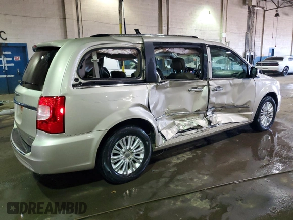 2013 Chrysler Town & Country Limited with VIN 2C4RC1GG0DR695275, listed as a Copart auction lot 49401005 with 182,802 mi miles and Clean Title. Bid and sale history available at carsss.com. Image 3.