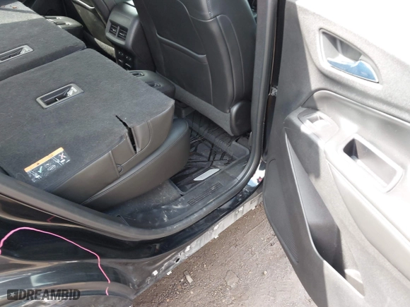 2018 Chevrolet Equinox Premier with VIN 2GNAXWEX4J6252486, listed as a IAAI auction lot 41925794 with 136,040 mi miles. Bid and sale history available at carsss.com. Image 8.