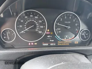 2014 BMW 3 Series 328i xDrive z VIN WBA3B5G52ENS09673, wystawiony jako IAAI lot #42240646 z przebiegiem 102 629 mil mil oraz . Historia ofert i sprzedaży dostępna na DreamBid. Obrazek 7.