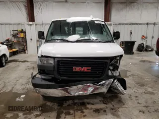 2023 GMC Savana Cargo Van with VIN 1GTW7AFP6P1138386, listed as a Copart auction lot 86204364 with 10,493 mi miles and Clean Title. Bid and sale history available at carsss.com. Image 5.