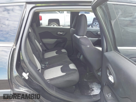 2014 Jeep Cherokee Latitude with VIN 1C4PJLCB0EW288309, listed as a IAAI auction lot 41624746 with 164,037 mi miles and . Bid and sale history available at DreamBid. Image 8.