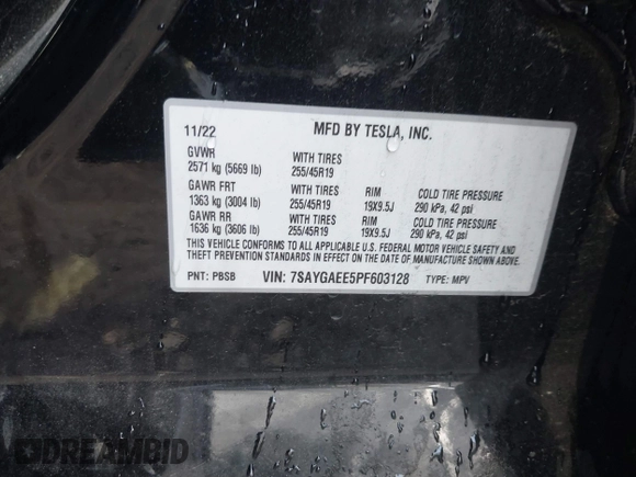 2023 Tesla Model Y Long Range z VIN 7SAYGAEE5PF603128, wystawiony jako IAAI lot #41328797 z przebiegiem 63 527 mil mil oraz . Historia ofert i sprzedaży dostępna na DreamBid. Obrazek 9.