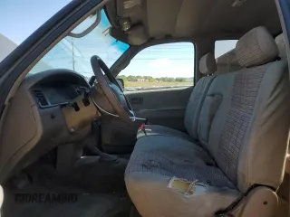 1995 Toyota T100 z VIN JT4VD22F4S0006698, wystawiony jako Copart lot #76022924 z przebiegiem 457 624 mil mil oraz Tytuł czysty. Historia ofert i sprzedaży dostępna na DreamBid. Obrazek 7.