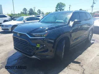 2024 Toyota Highlander XLE z VIN 5TDAAAB51RS058547, wystawiony jako IAAI lot #41967637 z przebiegiem 13 191 mil mil oraz . Historia ofert i sprzedaży dostępna na DreamBid. Obrazek 19.