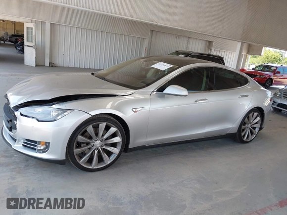 2013 Tesla Model S Performance with VIN 5YJSA1DP6DFP07999, listed as a IAAI auction lot 42284612 with 123,261 mi miles and . Bid and sale history available at DreamBid. Image 15.