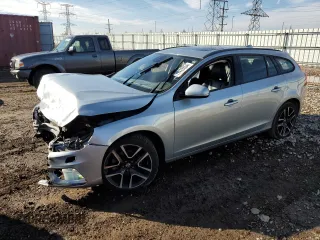 2018 Volvo V60 Dynamic with VIN YV140MEL5J2379492, listed as a Copart auction lot 79428554 with 0 mi miles and Salvage Title. Bid and sale history available at carsss.com. Image 1.