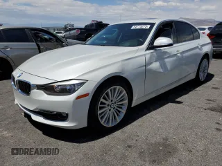 2013 BMW 3 Series 328i z VIN WBA3C1C53DF444720, wystawiony jako Copart lot #54775275 z przebiegiem 71 603 mil mil oraz Szkody całkowita. Historia ofert i sprzedaży dostępna na DreamBid. Obrazek 1.