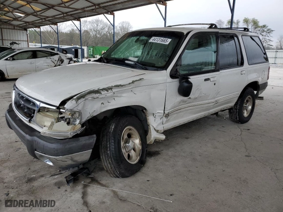 2000 Ford Explorer XLT with VIN 1FMZU73E9YZB47416, listed as a Copart auction lot 44131665 with 241,417 mi miles and Salvage Title. Bid and sale history available at carsss.com. Image 1.