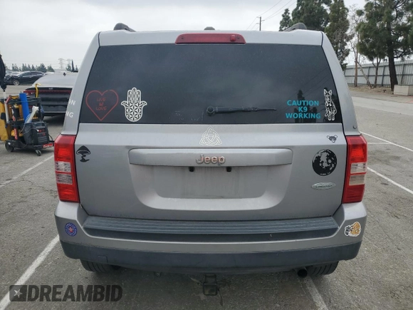 2017 Jeep Patriot High Altitude with VIN 1C4NJPFA0HD209237, listed as a Copart auction lot 54102785 with 184,433 mi miles and Clean Title. Bid and sale history available at carsss.com. Image 6.