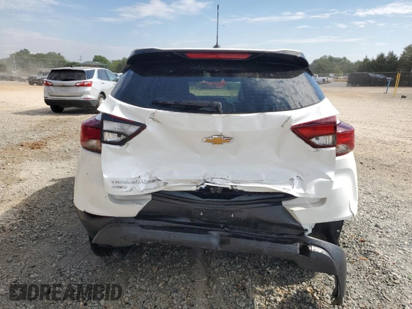 2024 Chevrolet TrailBlazer LS with VIN KL79MNSL4RB081843, listed as a Copart auction lot 72981984 with 9,332 mi miles and Salvage Title. Bid and sale history available at DreamBid. Image 6.