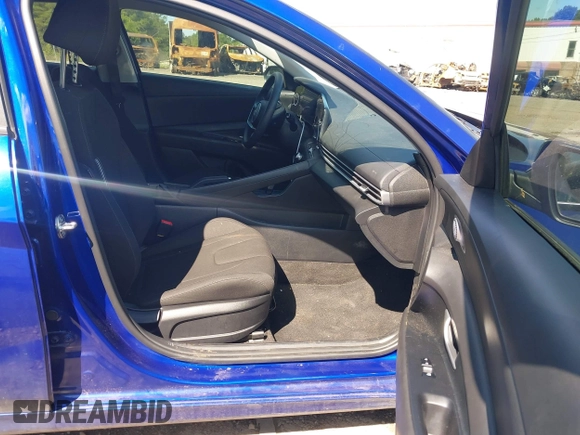 2024 Hyundai Elantra SEL with VIN KMHLM4DG9RU751809, listed as a IAAI auction lot 42146662 with 8,942 mi miles and . Bid and sale history available at DreamBid. Image 5.