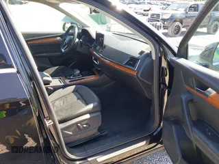 2021 Audi Q5 Premium Plus with VIN WA1BAAFY3M2023012, listed as a IAAI auction lot 41983076 with 71,249 mi miles. Bid and sale history available at carsss.com. Image 5.