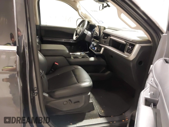2024 Ford Expedition Max XLT with VIN 1FMJK1H89REA50194, listed as a IAAI auction lot 41813295 with 14,077 mi miles and . Bid and sale history available at DreamBid. Image 5.